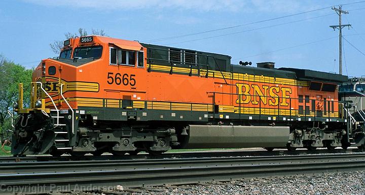 BNSF 5665 AC4400CW.jpg